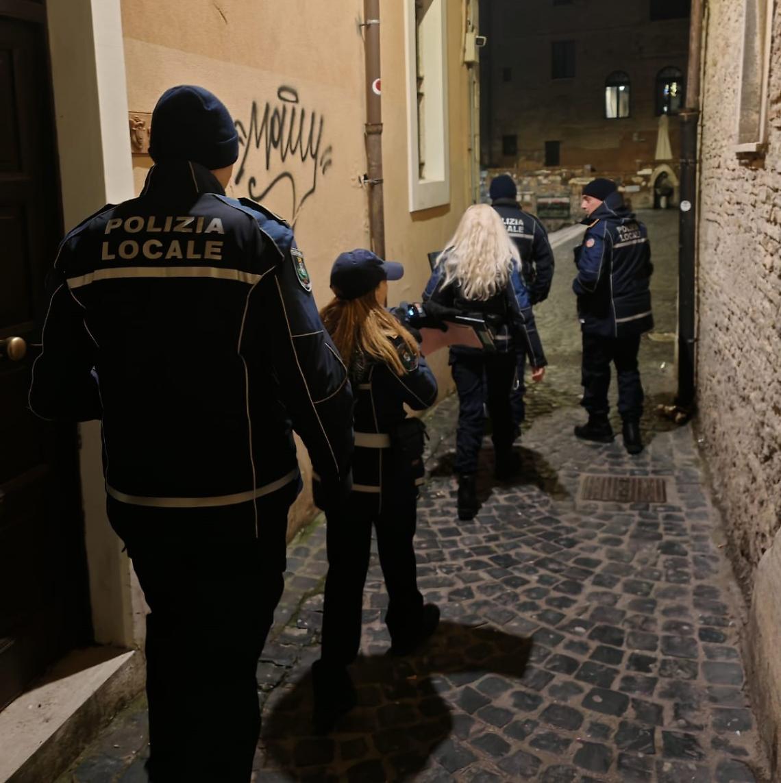"Movida sicura", controlli e sanzioni. Impiegate anche le unità cinofile