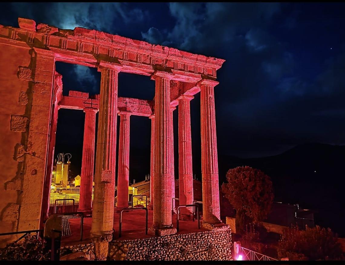 Ricerca contro le Encefaliti, il Tempio d'Ercole di illumina di rosso