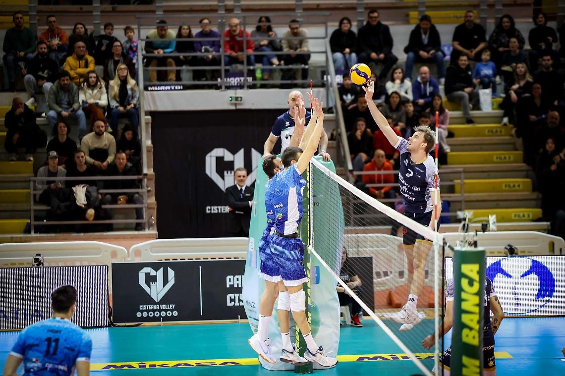 Cisterna fallisce il primo matchpoint per i play off: 1-3 contro Milano