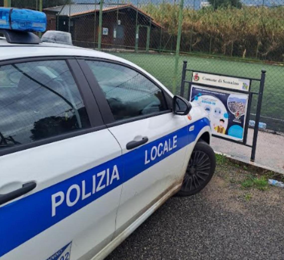 Vandali in azione al centro sportivo dello Scalo, indaga la Polizia locale