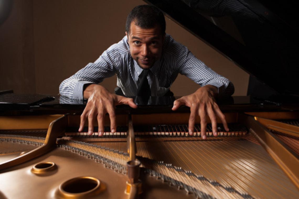 Karim Blal Trio stasera live al Geena