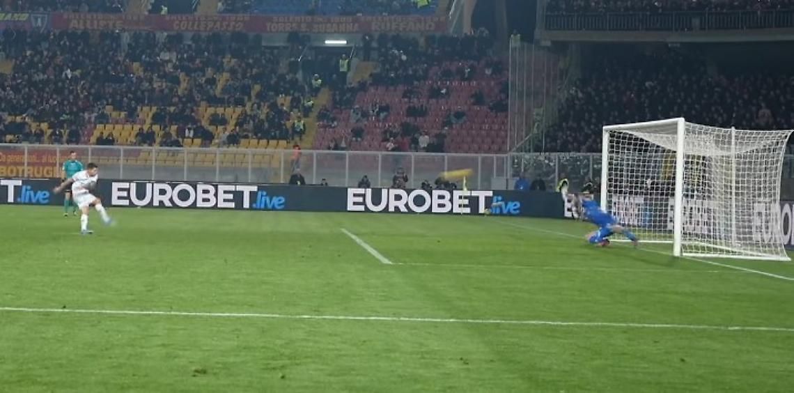 Milan dall'Inferno al Paradiso: sotto 2-0, rimonta il Lecce e vince 3-2