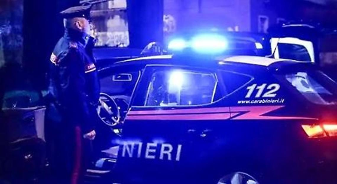 Clochard aggredito in Piazza del Popolo: indagini in corso