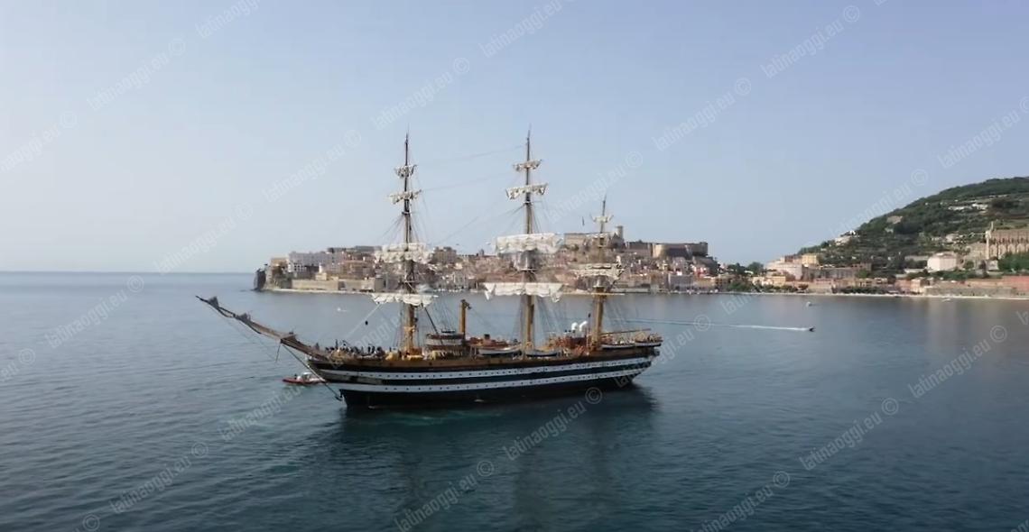 Tutti pazzi per la "Vespucci": boom di prenotazioni da tutta Italia