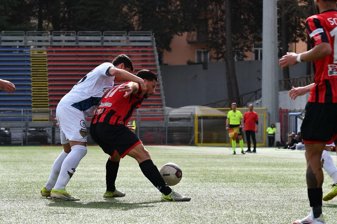 Il primo gol di Saccani regala un prezioso pareggio al Latina