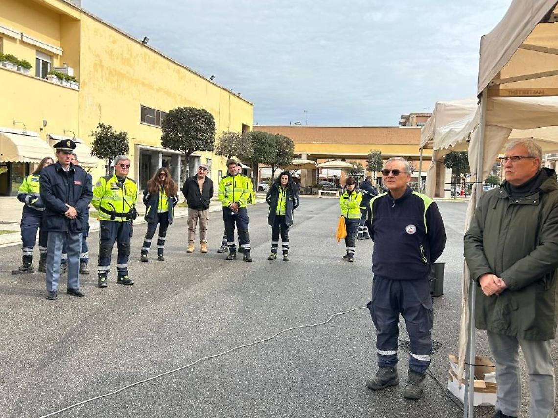 Emergenza terremoti, maremoti e allagamenti: centro dimostrativo in Piazza del Comune