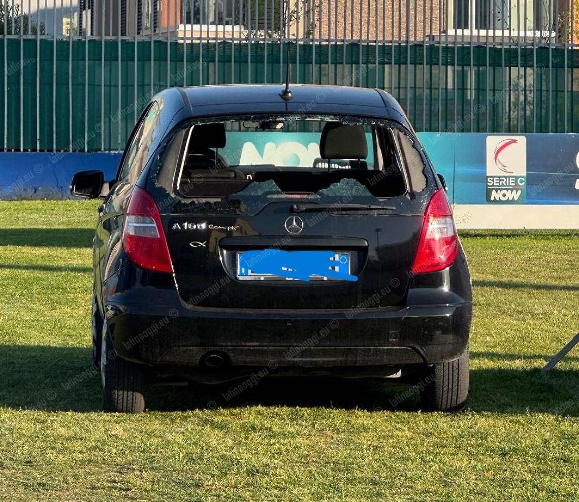 Latina ko, follia a fine gara: aggredito Berman, colpo al viso e lunotto dell'auto distrutto