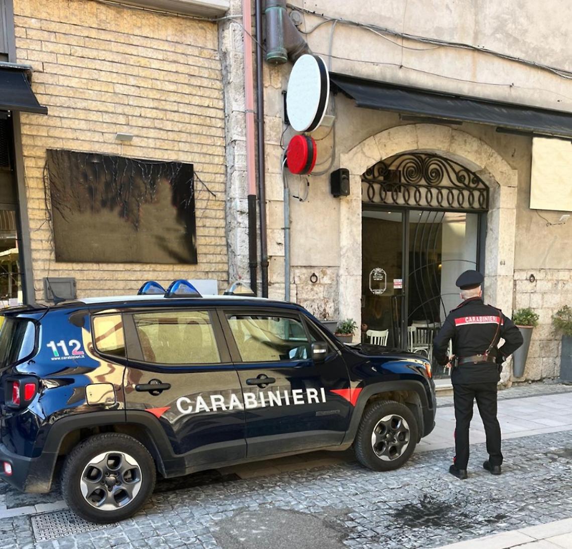 Divieto di accesso ai locali pubblici per tre anni: misura notificata a un 35enne 