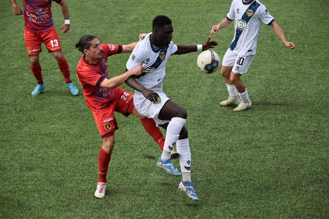 Il Latina vince 2-1 sul campo del Picerno e ipoteca la salvezza