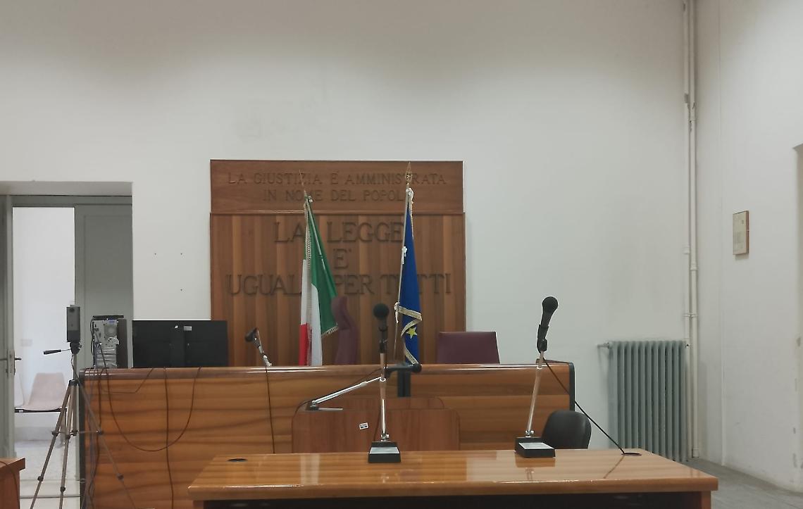 Stalking sulla ex, agente della Penitenziaria patteggia la pena 
