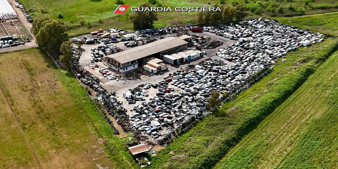 Sequestrata area da 12.000 metri quadrati utilizzata per rottamazione illegale: pericolo inquinamento a ridosso del Sisto