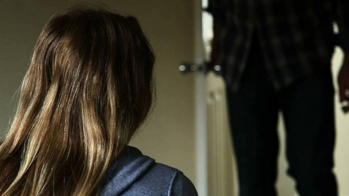 Padre maltrattava i figli: «Vi uccido uno alla volta»