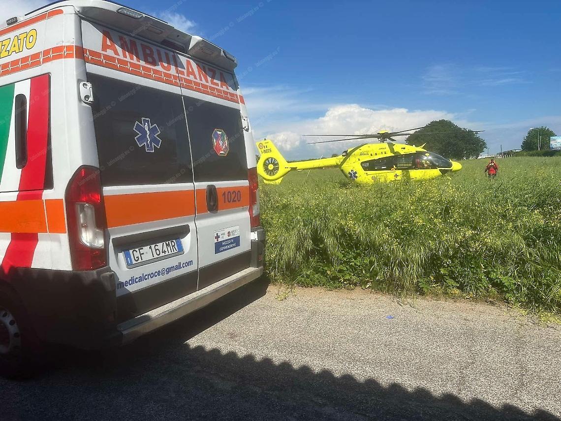 Incidente tra furgone e moto, centauro elitrasportato al San Camillo di Roma