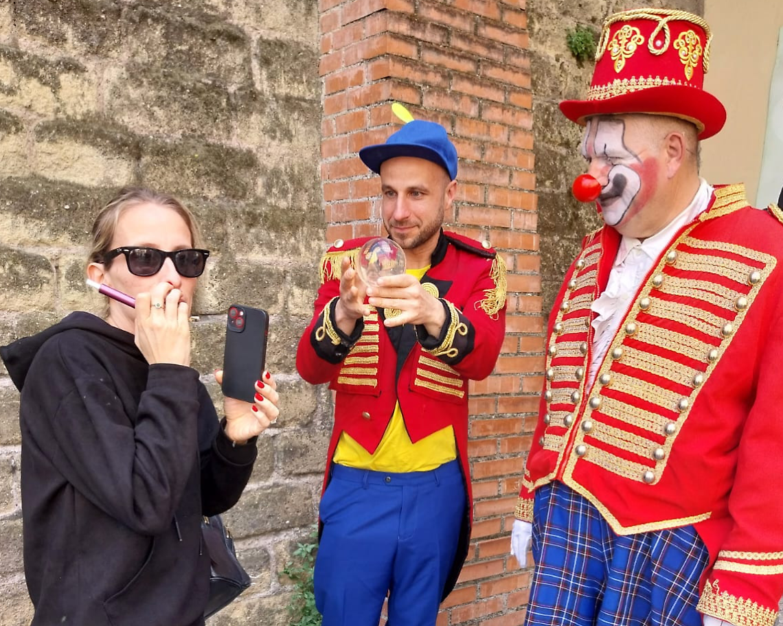 Bambino investito alla Fiera, due clown gli fanno visita al Bambin Gesù