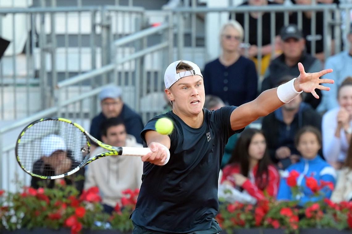 Rune, una pazza rimonta. Tutto facile, invece, per Zverev