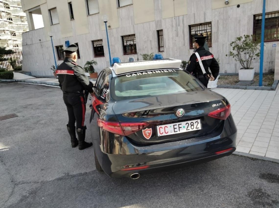 Pistola alterata trovata nel parco, indagano i Carabinieri