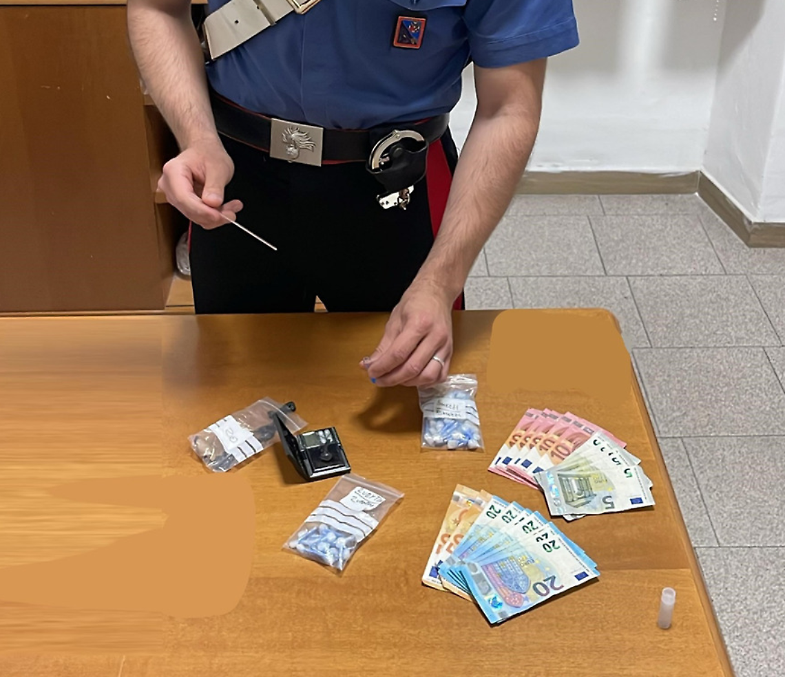 Latina, 64 dosi di cocaina addosso: 20enne arrestato dai Carabinieri