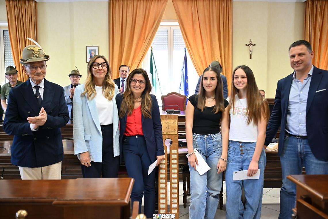 Il disegno delle studentesse diventa il manifesto del Raduno degli Alpini