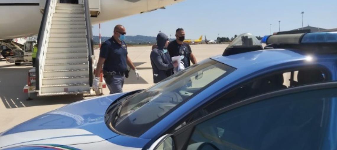 Accusato di violenza sessuale, arrestato ed estradato