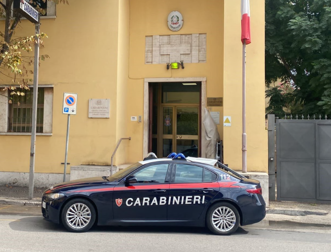 Armato di forbici ruba in farmacia, arrestato dopo la rapina