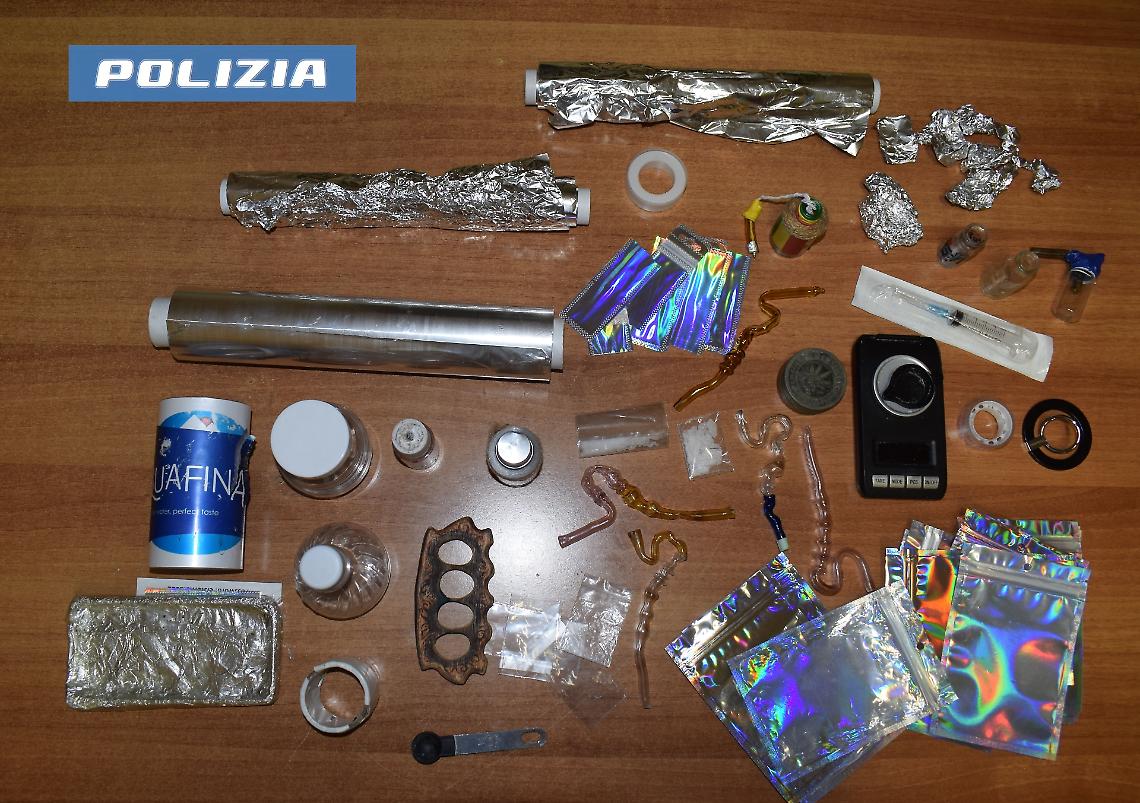 Spacciava shaboo in sella alla sua bici, finisce in manette