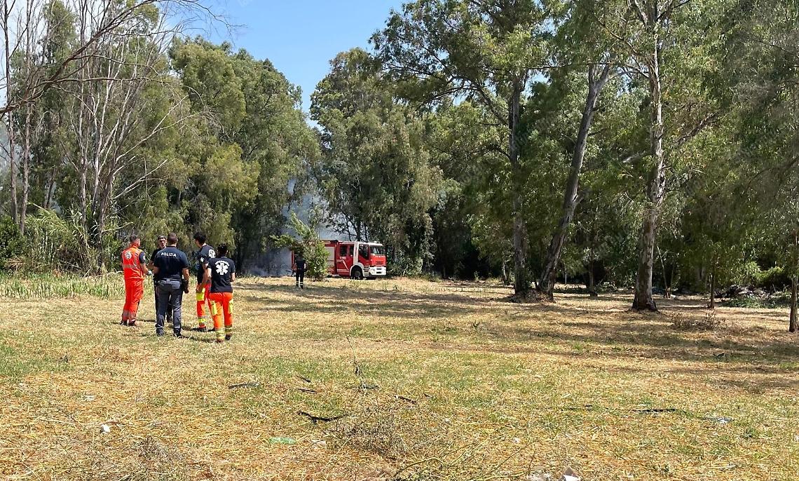 Ennesimo rogo nella baraccopoli sequestrata di via dei Volsci