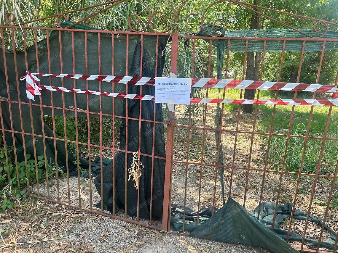 Lottizzazione abusiva sulle sponde del lago
