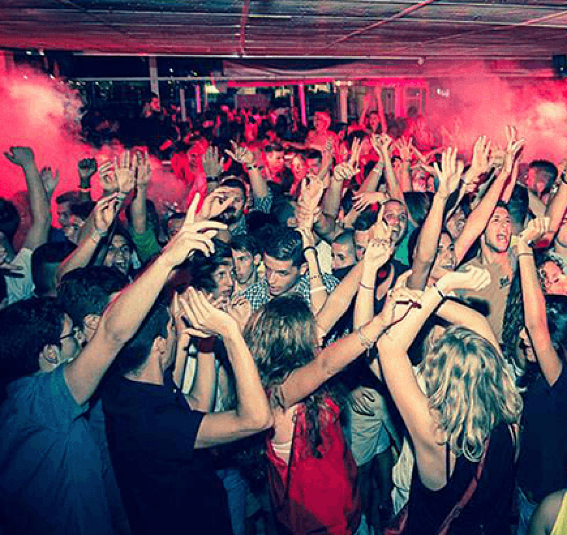 Discoteca senza autorizzazioni:  la Polizia ferma due feste e denuncia i gestori