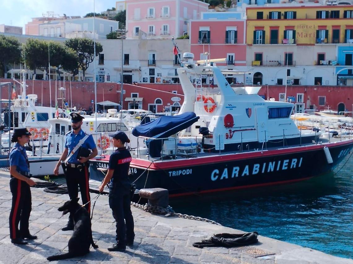 Sicurezza e intervento in mare: operazione straordinaria dei Carabinieri a Ponza