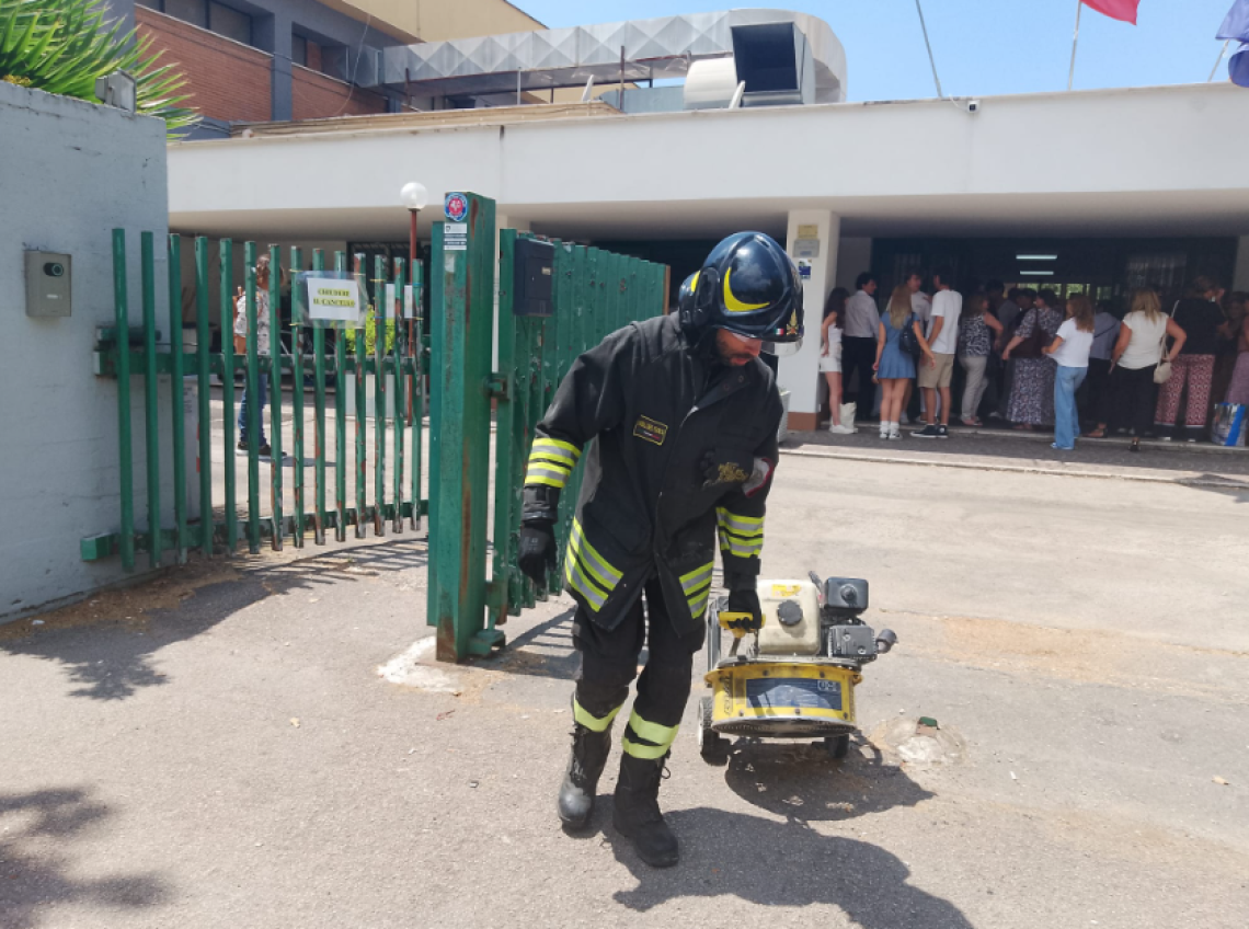 Paura all'esame di maturità, principio di incendio al Liceo Grassi