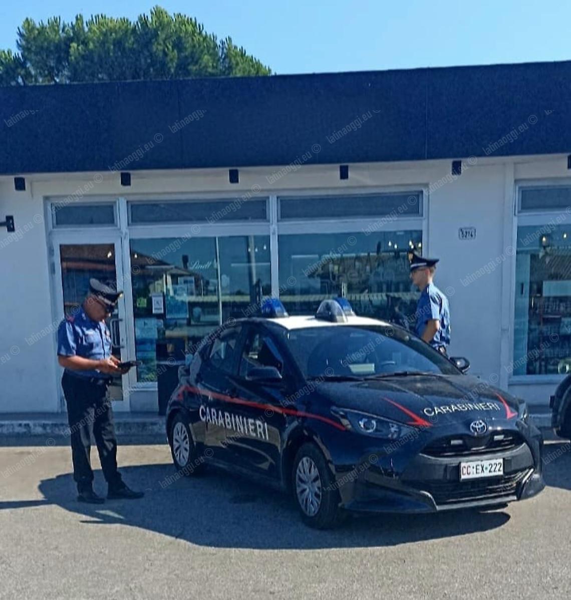 Rissa in un bar: denunciato un 24enne, trovati   droga e manganello