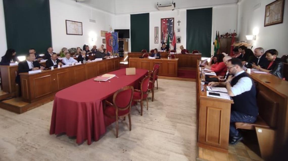 Dal Consiglio ok al riconoscimento dell'area a elevato rischio ambientale: "No al termovalorizzatore"