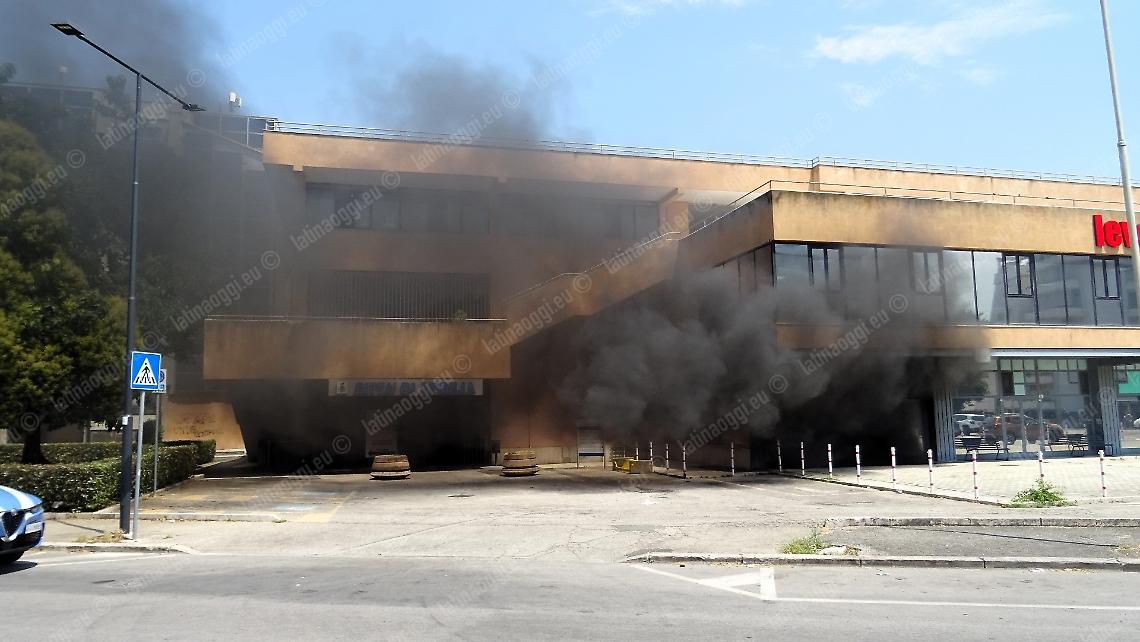 Incendio al Comune di Aprilia, lunedì 28 luglio  riapriranno gli uffici colpiti dal rogo  