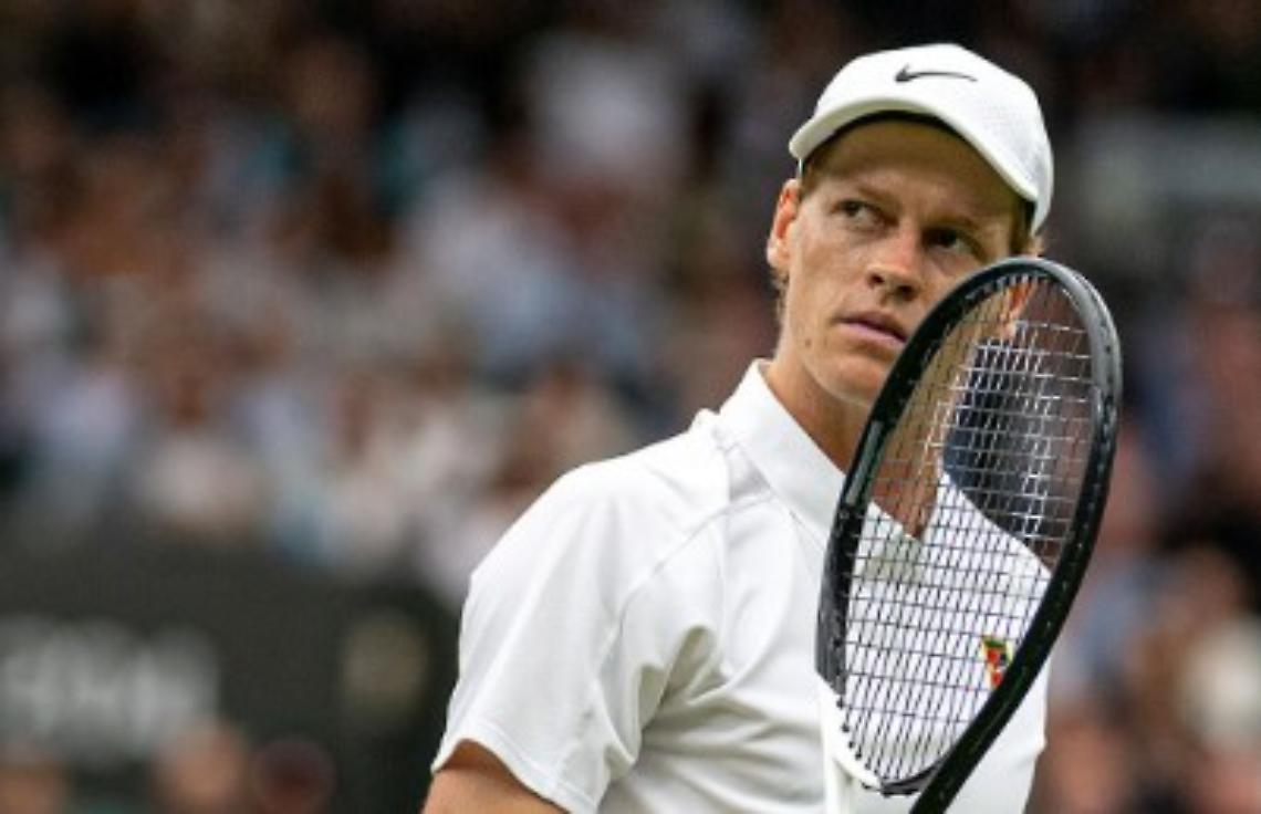 Jannik Sinner rinuncia alla Coppa Davis. Al suo posto, c'è Cobolli