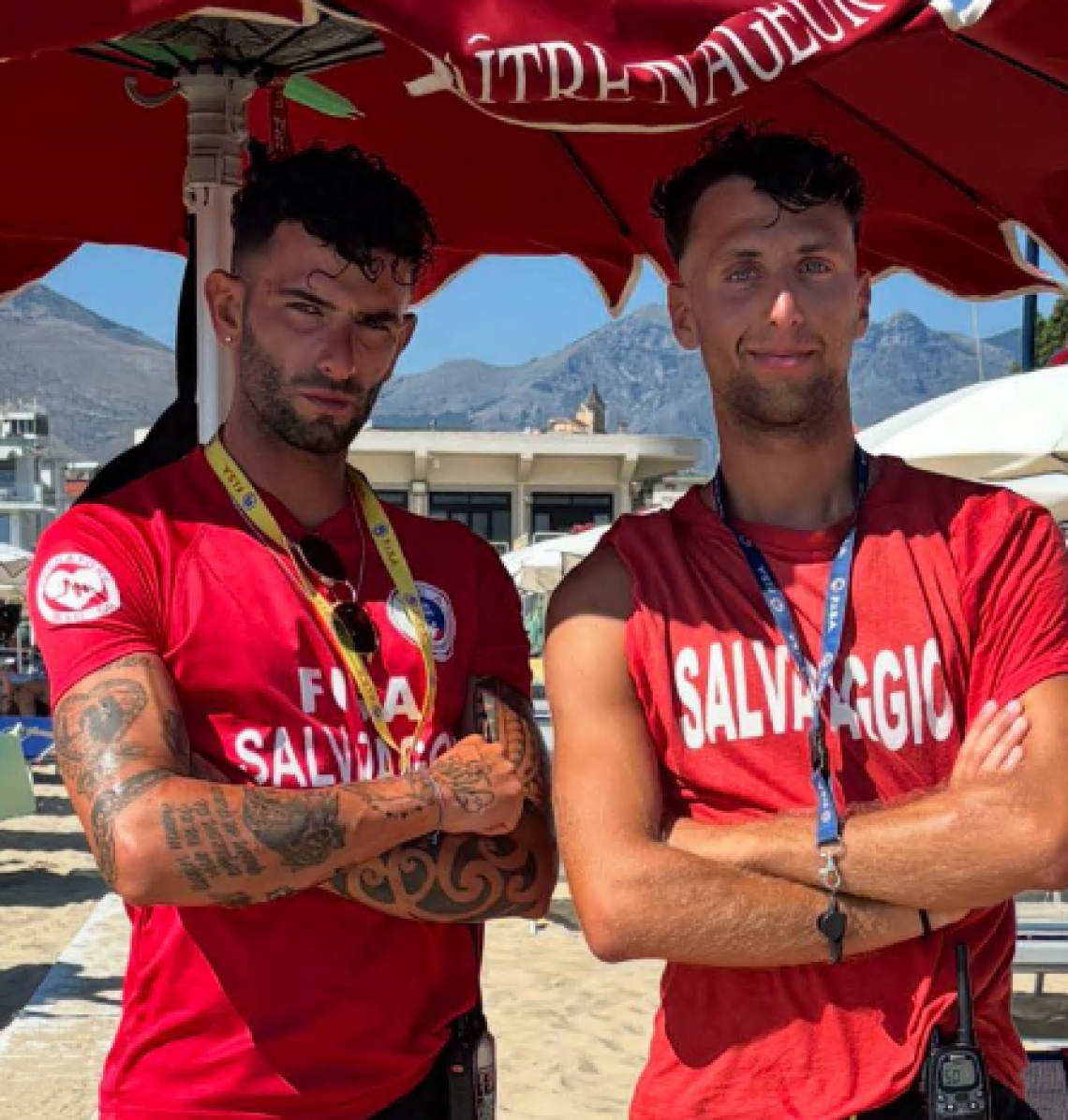 Serapo, coppia rischia di annegare: salvati in extremis dai bagnini