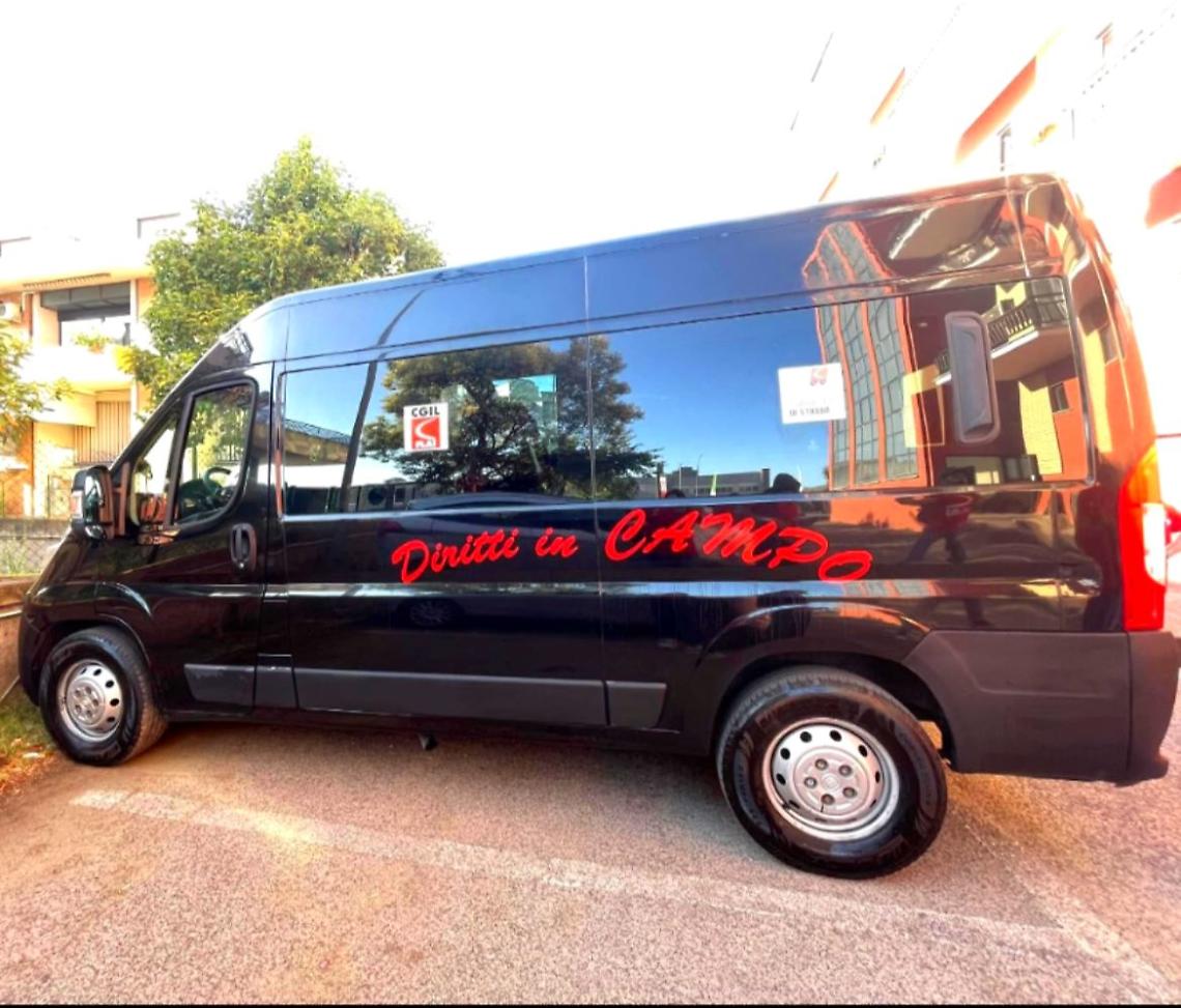 Inizia domani il viaggio del van della Cgil nelle campagne tra Fondi e Pomezia
