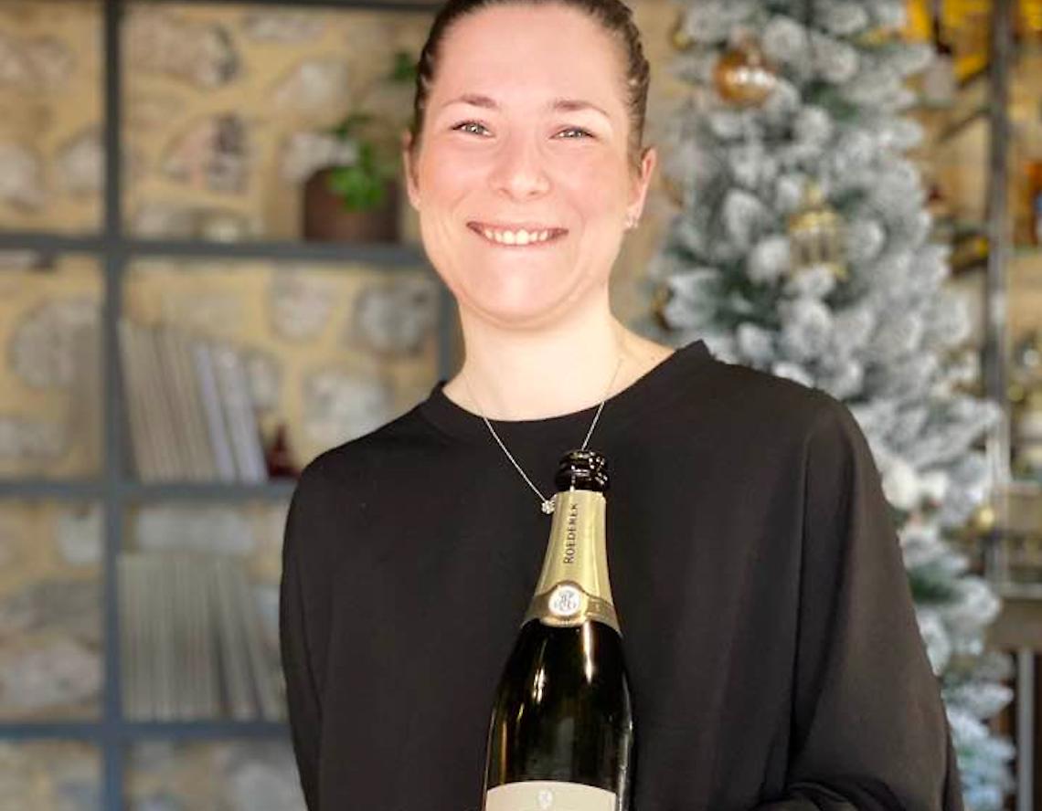 Addio a Mara, la sommelier del cuore: un’intera comunità piange  il talento spezzati sotto le macerie di Essenza