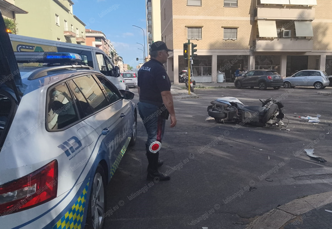 Scontro in via Ezio, denunciato per lesioni stradali