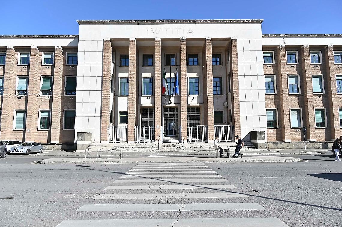 Abusi sessuali su un'anziana, processo a gennaio per un 33enne