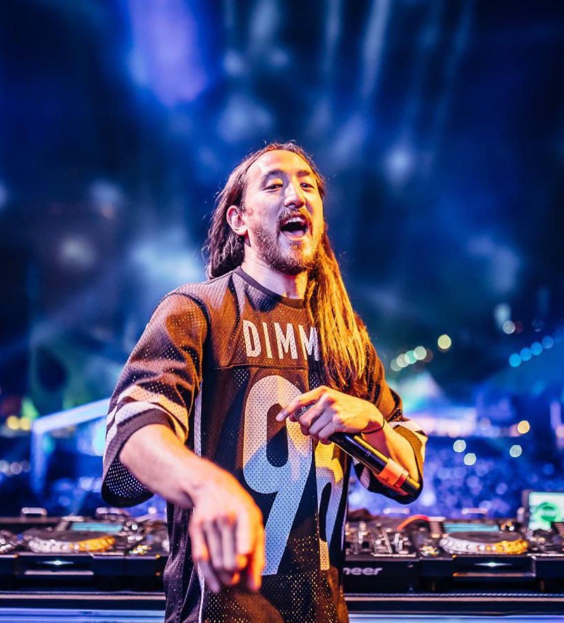 Steve Aoki infiamma la Fogliano Arena: domani il dj show dell’estate sul litorale pontino