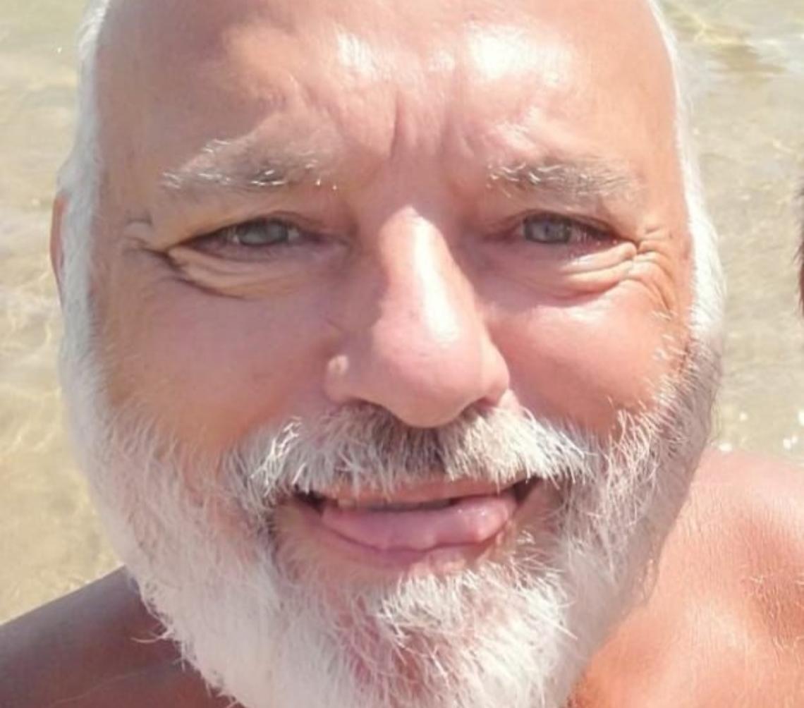 Morto l'anziano spinto a terra durante la lite in strada 