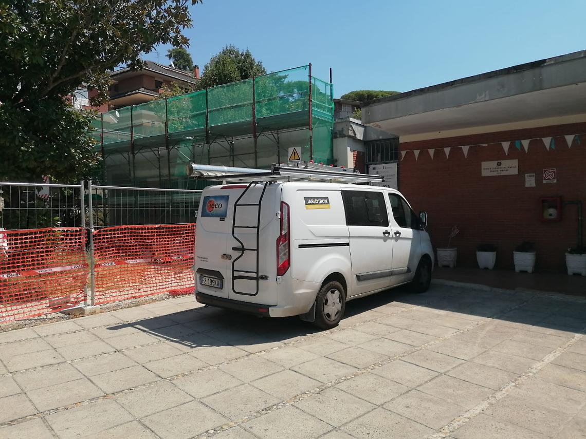 Sicurezza nelle scuole, continua il cantiere per la messa a norma in via Piagge Marine