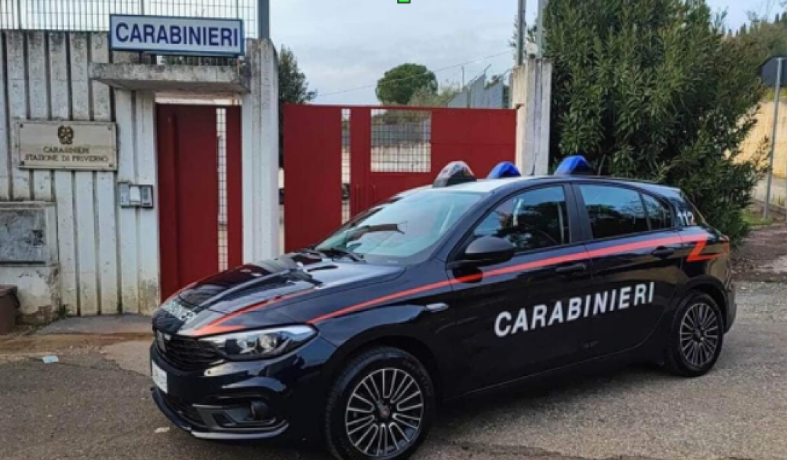 Furto in pieno giorno in un negozio, denunciati due giovani a Priverno