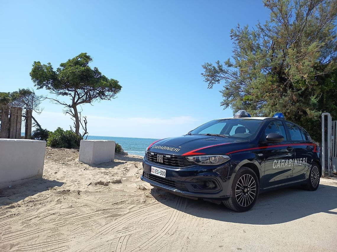 Neonato accusa una crisi respiratoria in spiagga, salvato da un carabinieri fuori servizio