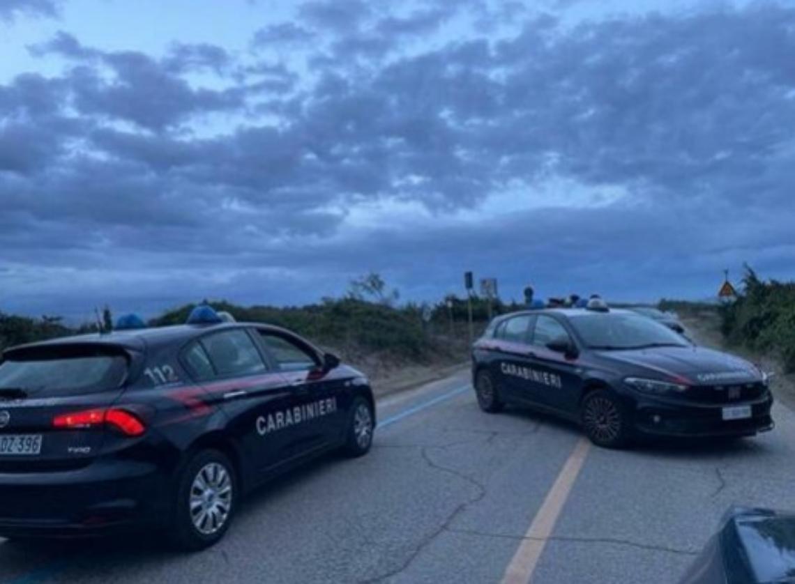 Tentanto di rubare un'auto sul lungomare, arrestati 