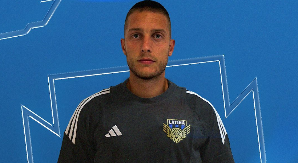Calciomercato, doppio colpo Latina in chiusura: ecco Parigi e  Hergheligiu