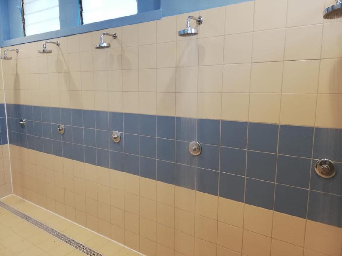 Bollette non pagate, gli spogliatoi restano senza acqua calda