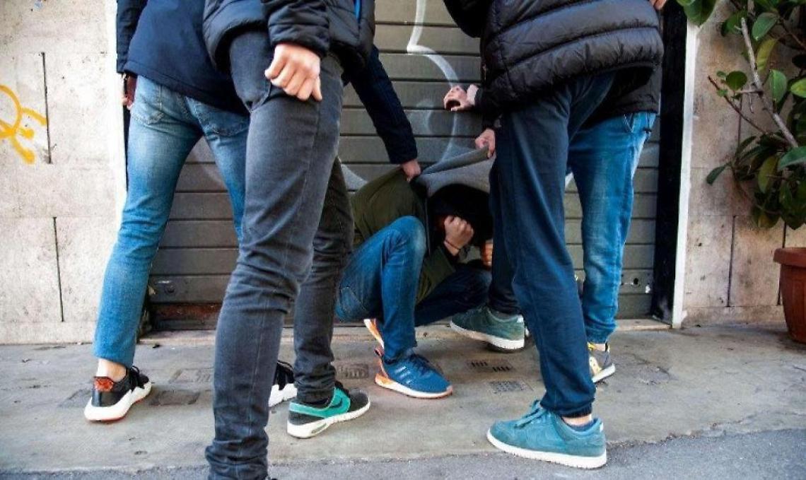 Minorenni rapinati in centro: la testimonianza di una vittima