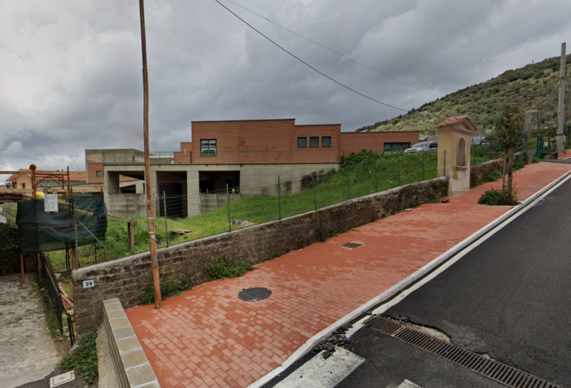 Una casa per senzatetto nei locali sotto alla scuola Marchetti 