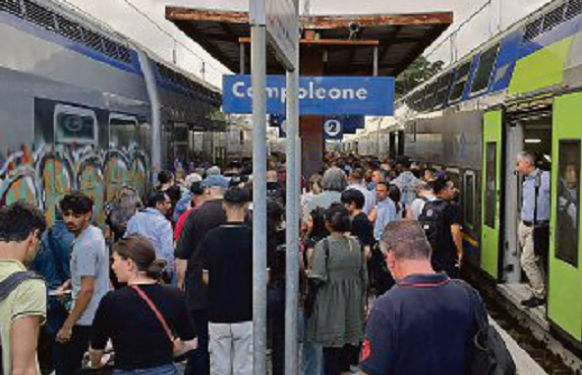 Trasporto ferroviario, il comitato dei pendolari: "Disagi e danni, la Regione garantisca il contratto"